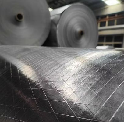 Revestimiento de papel de aluminio-malla-kraft de grado comercial con un peso base de 95 g/m², un espesor de lámina de 7 um y un respaldo de papel kraft de 60 g/m²
