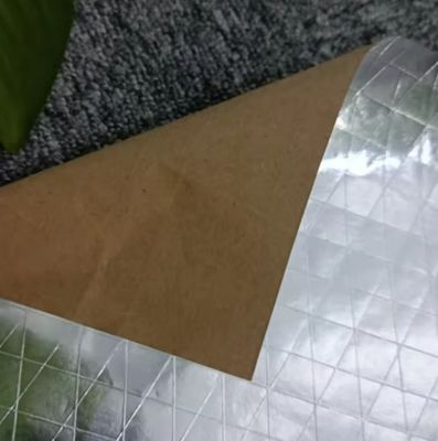 Revestimiento de papel de aluminio-malla-kraft de grado comercial con un peso base de 95 g/m², un espesor de lámina de 7 um y un respaldo de papel kraft de 60 g/m²