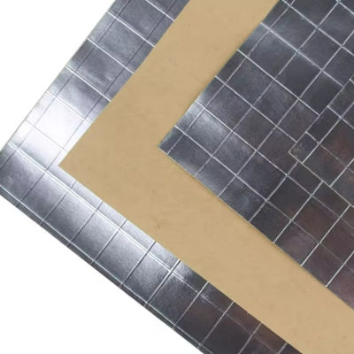 Foliu-Scrim-Kraft con una cubierta de doble cara, un respaldo de papel kraft de 60 g y un peso base de 95 g para aplicaciones de aislamiento