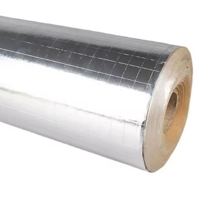Foliu-Scrim-Kraft con una cubierta de doble cara, un respaldo de papel kraft de 60 g y un peso base de 95 g para aplicaciones de aislamiento
